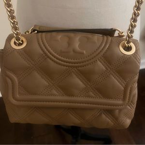 Tory Burch
Fleming Quilted Leather Small Shoulder Bag - brand new